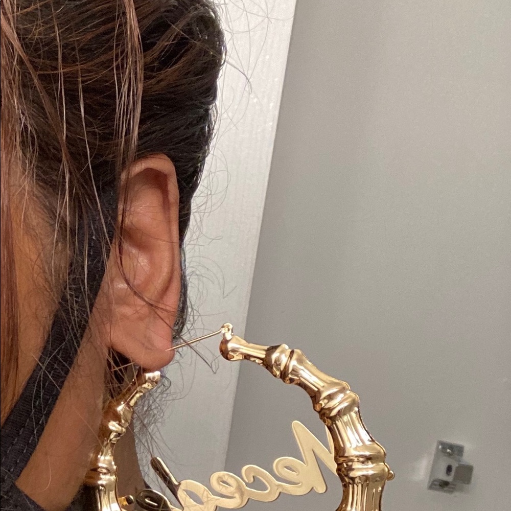 Meet your Posher, Mercedes